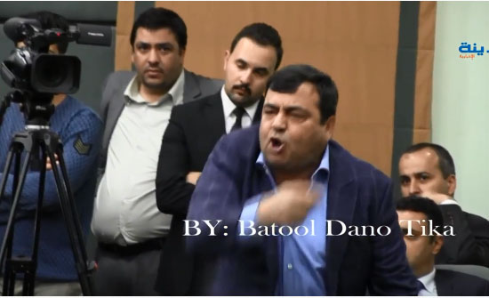 شاهد بالفيديو : مشاجرة الشوابكة وابو رمان بسبب عزمي محافظة وحادث البحر الميت شاهد بالفيديو : مشاجرة الشوابكة وابو رمان بسبب عزمي محافظة وحادث البحر الميت