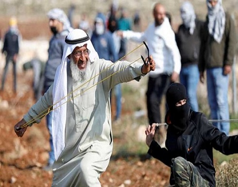 بالقمباز والمقلاع.. الفلسطيني “أبو العبد” يقاوم الاحتلال- (صور) بالقمباز والمقلاع.. الفلسطيني “أبو العبد” يقاوم الاحتلال- (صور)