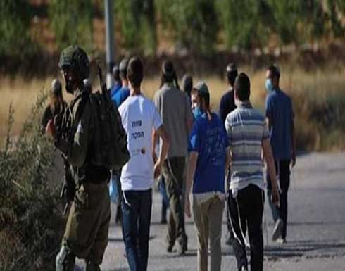 إصابة ثمانية فلسطينيين باعتداءات للمستوطنين في نابلس إصابة ثمانية فلسطينيين باعتداءات للمستوطنين في نابلس