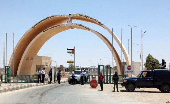 الملقي : معبر طريبيل سيفتح ابوابة للشاحنات الأردنية بالكامل الاسبوع القادم الملقي : معبر طريبيل سيفتح ابوابة للشاحنات الأردنية بالكامل الاسبوع القادم