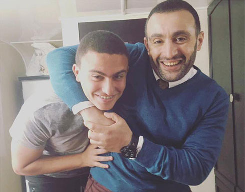 ياسين أحمد السقا يستمتع بالصيف في حمام السباحة .. شاهد ياسين أحمد السقا يستمتع بالصيف في حمام السباحة .. شاهد