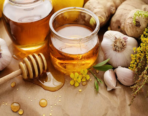 اخلطوا الثوم مع العسل وتناولوه.. ففوائده الصحية مذهلة اخلطوا الثوم مع العسل وتناولوه.. ففوائده الصحية مذهلة