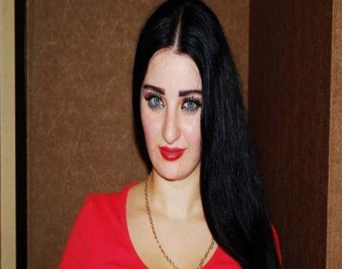 صافيناز في حوض السباحة.. ماذا حصل لمكياجها؟ صافيناز في حوض السباحة.. ماذا حصل لمكياجها؟