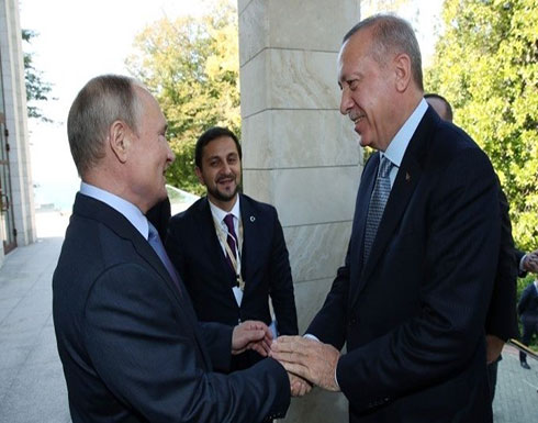 بالفيديو : بوتين يمازح أردوغان خلال استقباله في سوتشي بالفيديو : بوتين يمازح أردوغان خلال استقباله في سوتشي