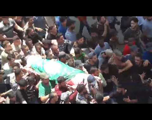 تشييع جثماني مواطنين فلسطينيين استشهدا صباحا جرّاء قصف المدفعية الصهيونية تشييع جثماني مواطنين فلسطينيين استشهدا صباحا جرّاء قصف المدفعية الصهيونية
