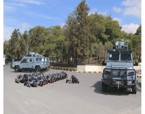صور الدرك وهم يؤدون الصلاة تتفاعل على مواقع التواصل في الاردن صور الدرك وهم يؤدون الصلاة تتفاعل على مواقع التواصل في الاردن