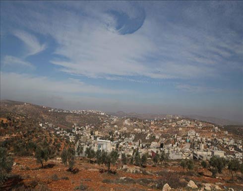"قصرة" الفلسطينية تعيش صراع "البقاء" مع الاستيطان "قصرة" الفلسطينية تعيش صراع "البقاء" مع الاستيطان