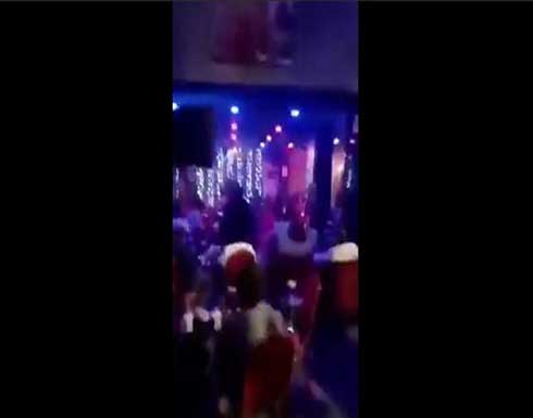 “بوس وأحضان”.. فيديو لتجمع مثليين في بلد عربي يثير غضب المتابعين “بوس وأحضان”.. فيديو لتجمع مثليين في بلد عربي يثير غضب المتابعين