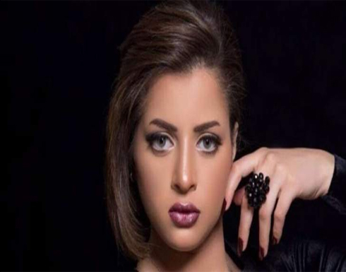 منى فاروق إنفصلت عن أهلها من أجل الفن.. فتحوّلت الى بطلة أفلام مخلة منى فاروق إنفصلت عن أهلها من أجل الفن.. فتحوّلت الى بطلة أفلام مخلة