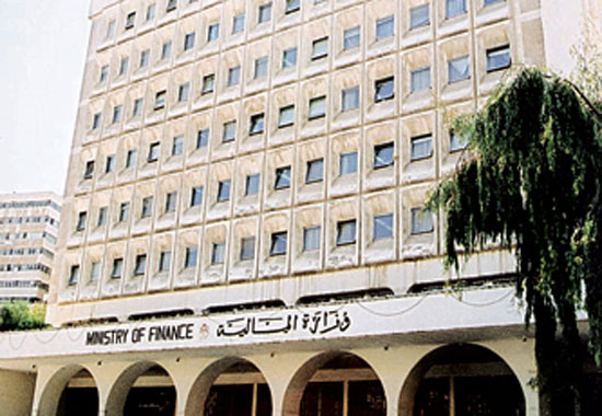 تراجع واردات الأردن من النفط إلى 749 مليون دولار تراجع واردات الأردن من النفط إلى 749 مليون دولار