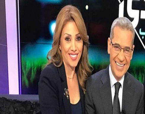 “بدي اطبعلك الأحمر”.. شاهد زوجة مصطفى الآغا تحرجه بـ “قُبلة” ساخنة “بدي اطبعلك الأحمر”.. شاهد زوجة مصطفى الآغا تحرجه بـ “قُبلة” ساخنة