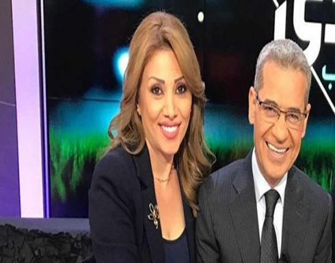 “بدي اطبعلك الأحمر”.. شاهد زوجة مصطفى الآغا تحرجه بـ “قُبلة” ساخنة