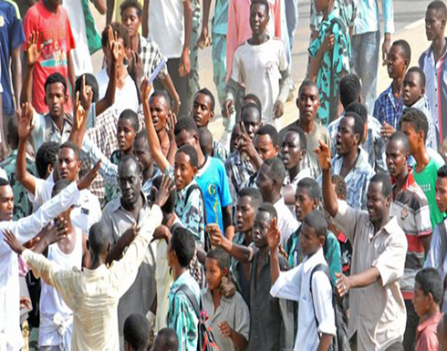 احتجاجات في مناطق مختلفة من السودان بسبب غلاء المعيشة احتجاجات في مناطق مختلفة من السودان بسبب غلاء المعيشة