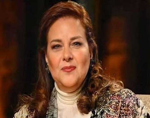 صورة نادرة للفنانة الراحلة دلال عبدالعزيز برفقة والدتها وشقيقتها.. شاهد صورة نادرة للفنانة الراحلة دلال عبدالعزيز برفقة والدتها وشقيقتها.. شاهد