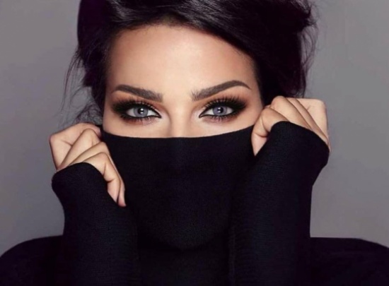 شاهدوا الشبه بين بلوغر سعودية ونادين نسيب نجيم.. لن تصدقوا! شاهدوا الشبه بين بلوغر سعودية ونادين نسيب نجيم.. لن تصدقوا!