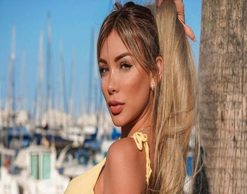 قرد يتحرش بملكة جمال بيروفيا ويصفعها .. صورة قرد يتحرش بملكة جمال بيروفيا ويصفعها .. صورة
