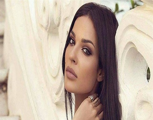 قميص شفاف.. نادين نسيب نجيم تخطف الأنظار بإطلالة جذابة.. شاهد قميص شفاف.. نادين نسيب نجيم تخطف الأنظار بإطلالة جذابة.. شاهد