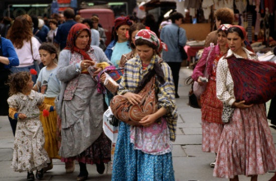 من هم الغجر ؟ وماذا تعرف عنهم؟