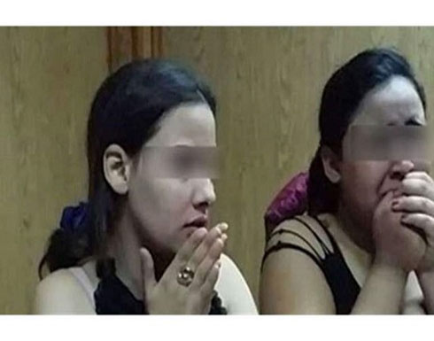 مصر : تفاصيل صادمة لشاب يوافق على ممارسة زوجته وامه الرذيله مع الاغراب مصر : تفاصيل صادمة لشاب يوافق على ممارسة زوجته وامه الرذيله مع الاغراب
