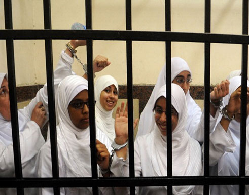 انتهاكات غير مسبوقة بحق المعتقلات بمصر.. شهادات صادمة انتهاكات غير مسبوقة بحق المعتقلات بمصر.. شهادات صادمة