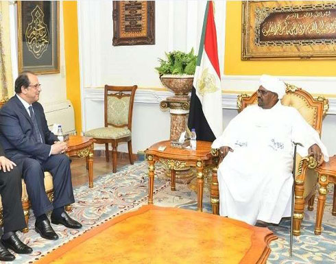 البشير يلتقي رئيس المخابرات المصرية البشير يلتقي رئيس المخابرات المصرية