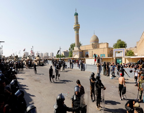 الأمن العراقي يستخدم الرصاص الحي ضد المتظاهرين في شارع الرشيد الأمن العراقي يستخدم الرصاص الحي ضد المتظاهرين في شارع الرشيد