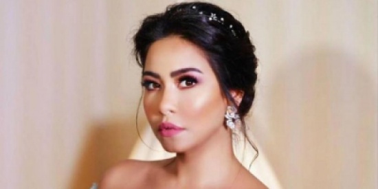 'اللي يقرب من جمهوري أديلو بالجزمة'! شيرين تركل حارس أمن على خشبة المسرح.. فيديو 'اللي يقرب من جمهوري أديلو بالجزمة'! شيرين تركل حارس أمن على خشبة المسرح.. فيديو