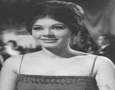 الفنانة شويكار تفقد قدرتها على الحركة نتيجة خطأ طبي الفنانة شويكار تفقد قدرتها على الحركة نتيجة خطأ طبي