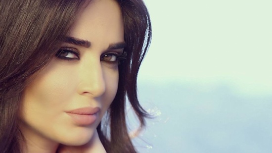 فستان جريء.. سيرين عبد النور بالأحمر الناري احتفالا بعيد الحب فستان جريء.. سيرين عبد النور بالأحمر الناري احتفالا بعيد الحب