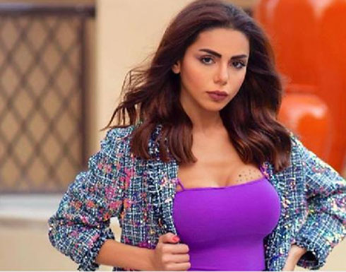 شمس الملا بإطلالة وردية مليئة بالأنوثة ( صور ) شمس الملا بإطلالة وردية مليئة بالأنوثة ( صور )