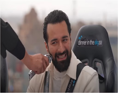 رامز جلال يحلق ذقن أحمد حاتم في مقلب "رامز نيفر إند" .. بالفيديو