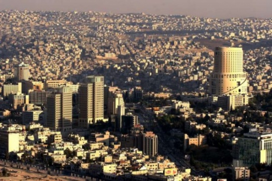 شاب أردني ينقذ زوجة مواطن سعودي بعد تصادم مروري في عمان شاب أردني ينقذ زوجة مواطن سعودي بعد تصادم مروري في عمان