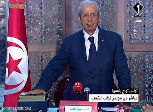 الرئيس التونسي المؤقت يؤدي اليمين الدستورية الرئيس التونسي المؤقت يؤدي اليمين الدستورية