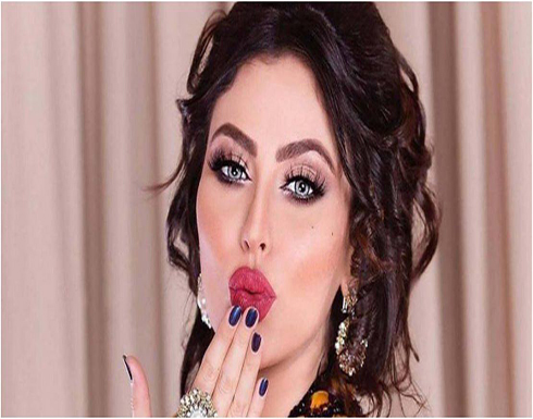 طائر ينقر شفاه مريم حسين أمام أنظار متابعيها .. والأخيرة تصعق الجمهور .. صورة طائر ينقر شفاه مريم حسين أمام أنظار متابعيها .. والأخيرة تصعق الجمهور .. صورة