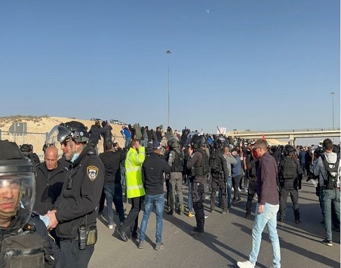 قلق إسرائيلي من امتداد انتفاضة النقب إلى مدن بالداخل المحتل قلق إسرائيلي من امتداد انتفاضة النقب إلى مدن بالداخل المحتل