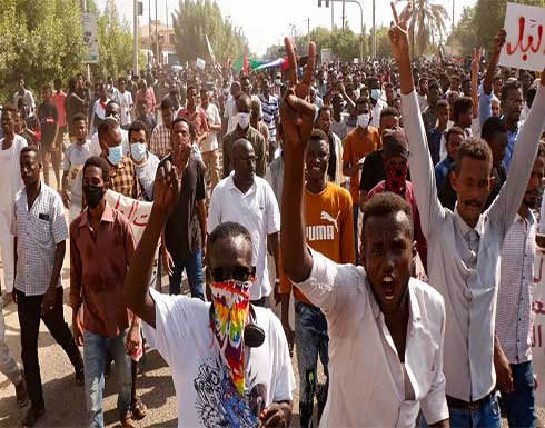 شاهد : قتلى ومصابين بمظاهرات السودان والأمن يطوق وسط الخرطوم