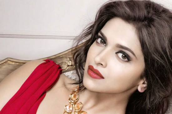 ديبيكا بادكون تخطف أنظار الحضور بحفل جوائز الموسيقى الأوروبية