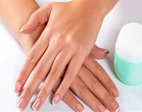 تخلصى من اصفرار الأظافر في 3 خطوات دون مركز تجميل تخلصى من اصفرار الأظافر في 3 خطوات دون مركز تجميل