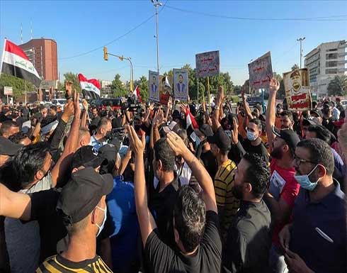 مئات المتظاهرين يحاولون اقتحام "المنطقة الخضراء" في بغداد .. بالفيديو مئات المتظاهرين يحاولون اقتحام "المنطقة الخضراء" في بغداد .. بالفيديو