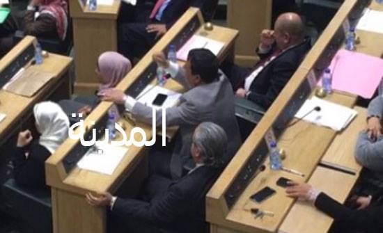 نواب مادبا يطالبون الطراونة بإصدار بيان يدين هتافات الحراك نواب مادبا يطالبون الطراونة بإصدار بيان يدين هتافات الحراك