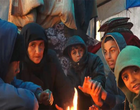 أطفال سوريا يفرون من لهيب الحرب لزمهرير الشتاء أطفال سوريا يفرون من لهيب الحرب لزمهرير الشتاء