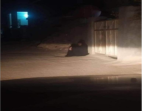 أبكت تويتر.. أم سورية تنتظر عودة ابنها كل غروب منذ 6 سنوات أبكت تويتر.. أم سورية تنتظر عودة ابنها كل غروب منذ 6 سنوات