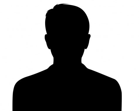 لأصحاب القلوب القوية... صورة مذيع لبناني خلال وخز وجهه بالأبر