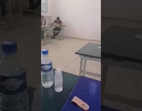 تونسي يملي أجوبة امتحان الثانوية باستخدام مكبر للصوت قرب المعهد (فيديو) تونسي يملي أجوبة امتحان الثانوية باستخدام مكبر للصوت قرب المعهد (فيديو)