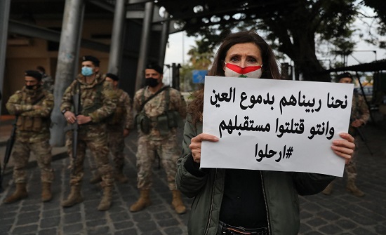 لبنان يتهاوى.. واستقالة عون مقابل اعتذار الحريري لبنان يتهاوى.. واستقالة عون مقابل اعتذار الحريري