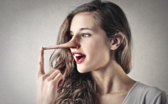من خلال لغة الجسد.. اكتشف كذب الآخرين؟ من خلال لغة الجسد.. اكتشف كذب الآخرين؟