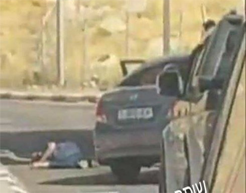 شاهد : الاحتلال يطلق النارعلى فلسطيني بزعم تنفيذه عملية دهس بالقدس شاهد : الاحتلال يطلق النارعلى فلسطيني بزعم تنفيذه عملية دهس بالقدس