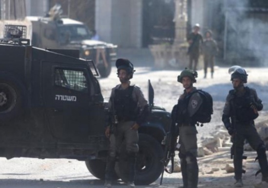 جرحى ومعتقلون باقتحام قرية منفذي هجومي القدس جرحى ومعتقلون باقتحام قرية منفذي هجومي القدس