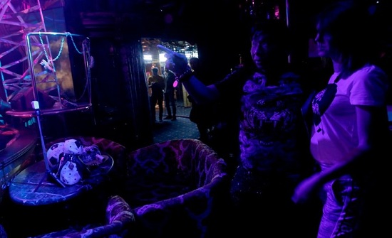 توقيف مدير مكتب "الآداب" في لبنان بتهمة "الدعارة"