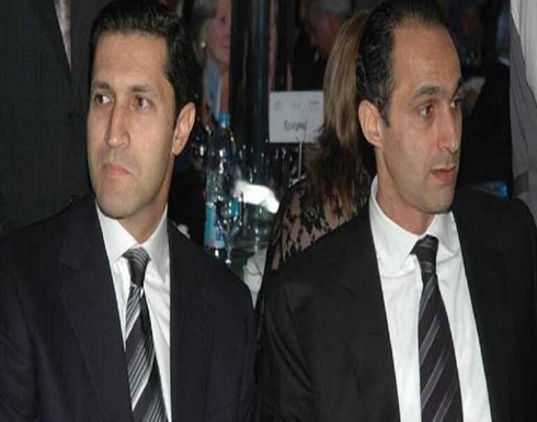 جمال وعلاء مبارك في عزاء طلعت زكريا- (فيديو) جمال وعلاء مبارك في عزاء طلعت زكريا- (فيديو)